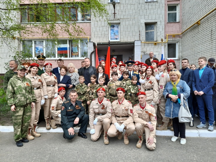 Брянскую семью поздравили с великим Днем Победы