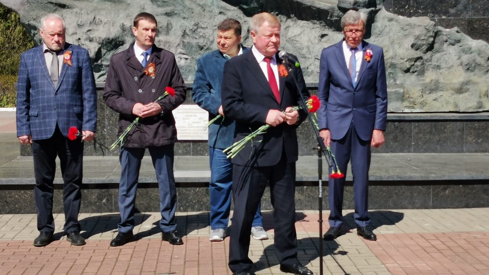 Торжественный митинг возле памятника воинам — освободителям прошел в Брянске
