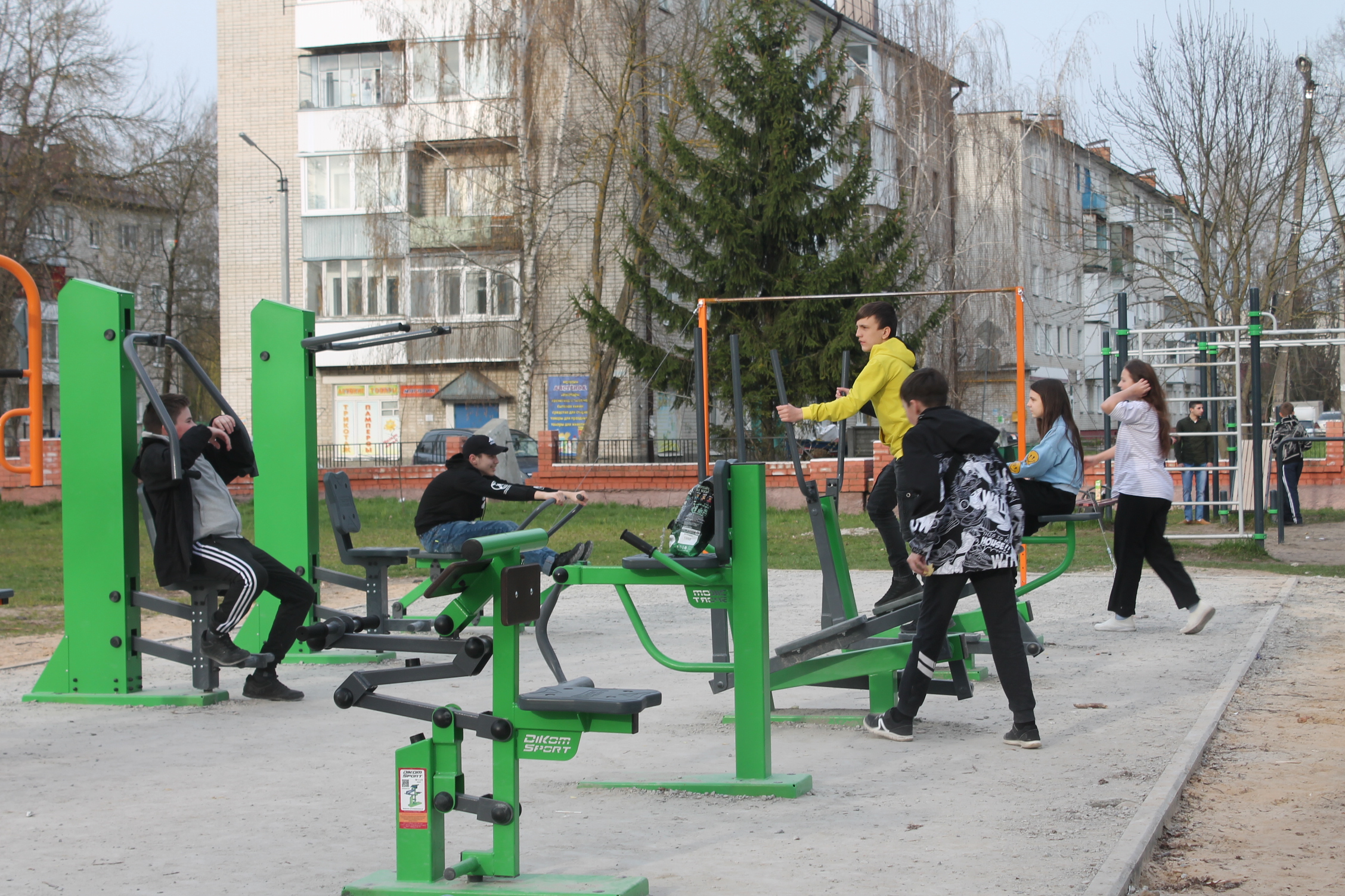 В Карачеве открылся летний парковый сезон