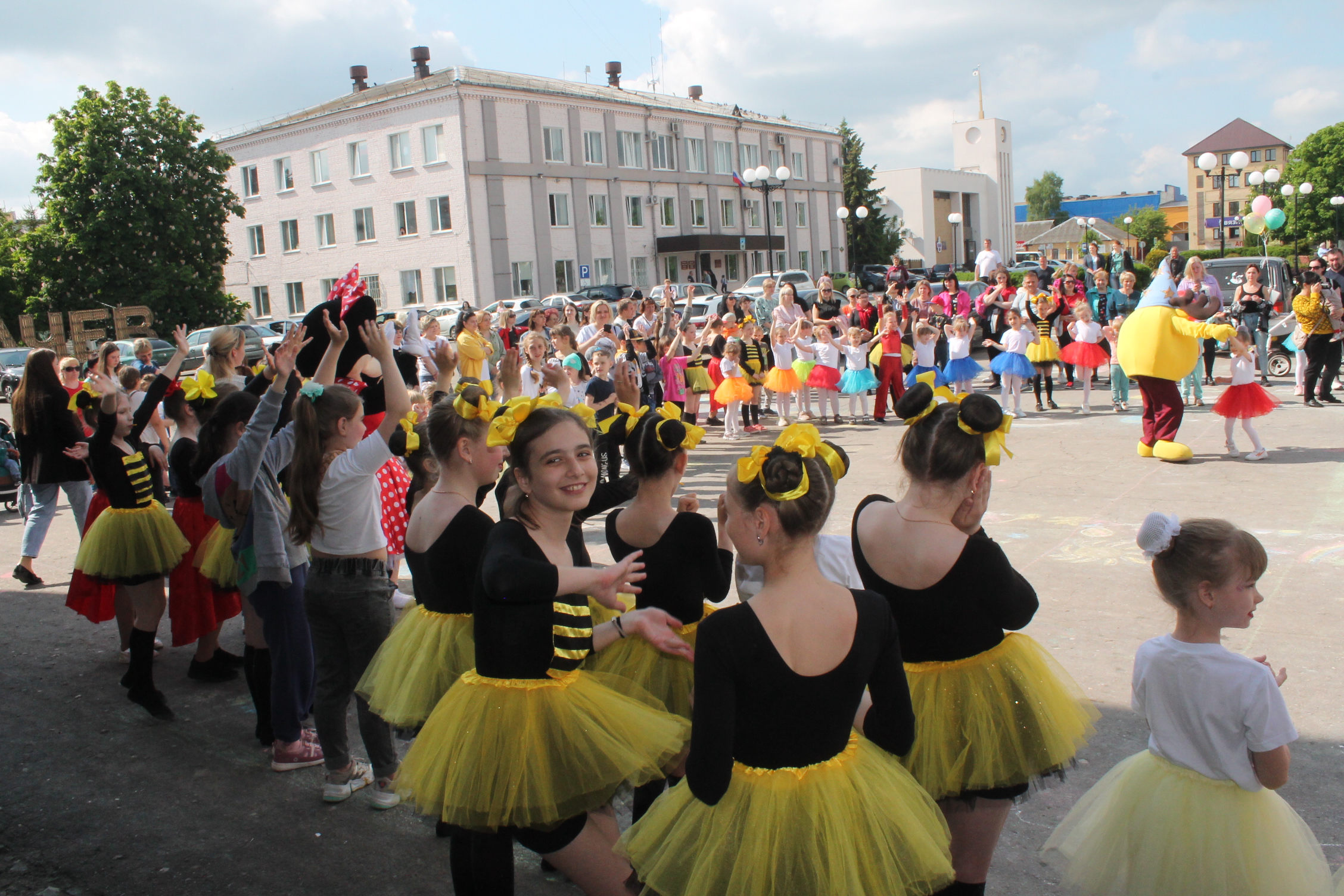 На площадке Карачевского РДК продолжился праздник для детей