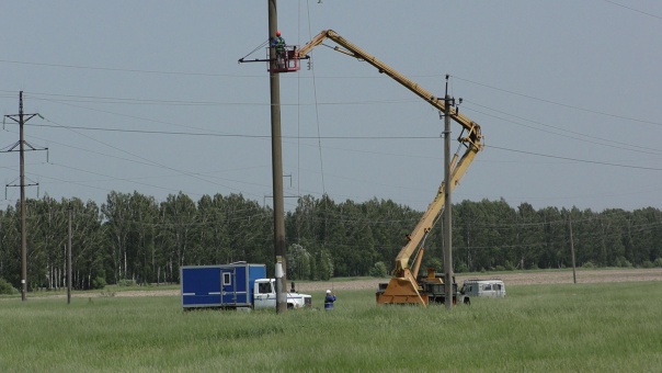 В брянской Суземке восстанавливают электроснабжение после обстрела ВСУ
