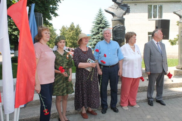 В Карачеве почтили память Героя Советского Союза Антонины Федоровны Худяковой