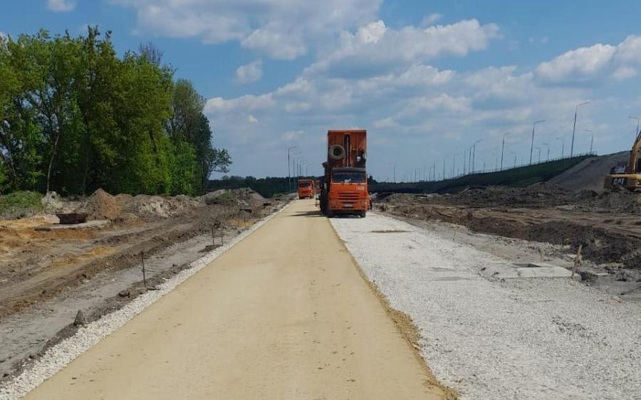 Продолжается строительство автодороги-защитной дамбы Брянск I-Брянск II