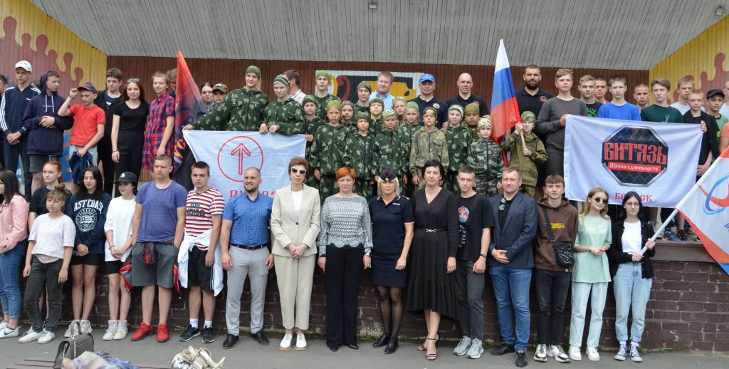 В Брянске открылись профильные смены детских трудовых лагерей