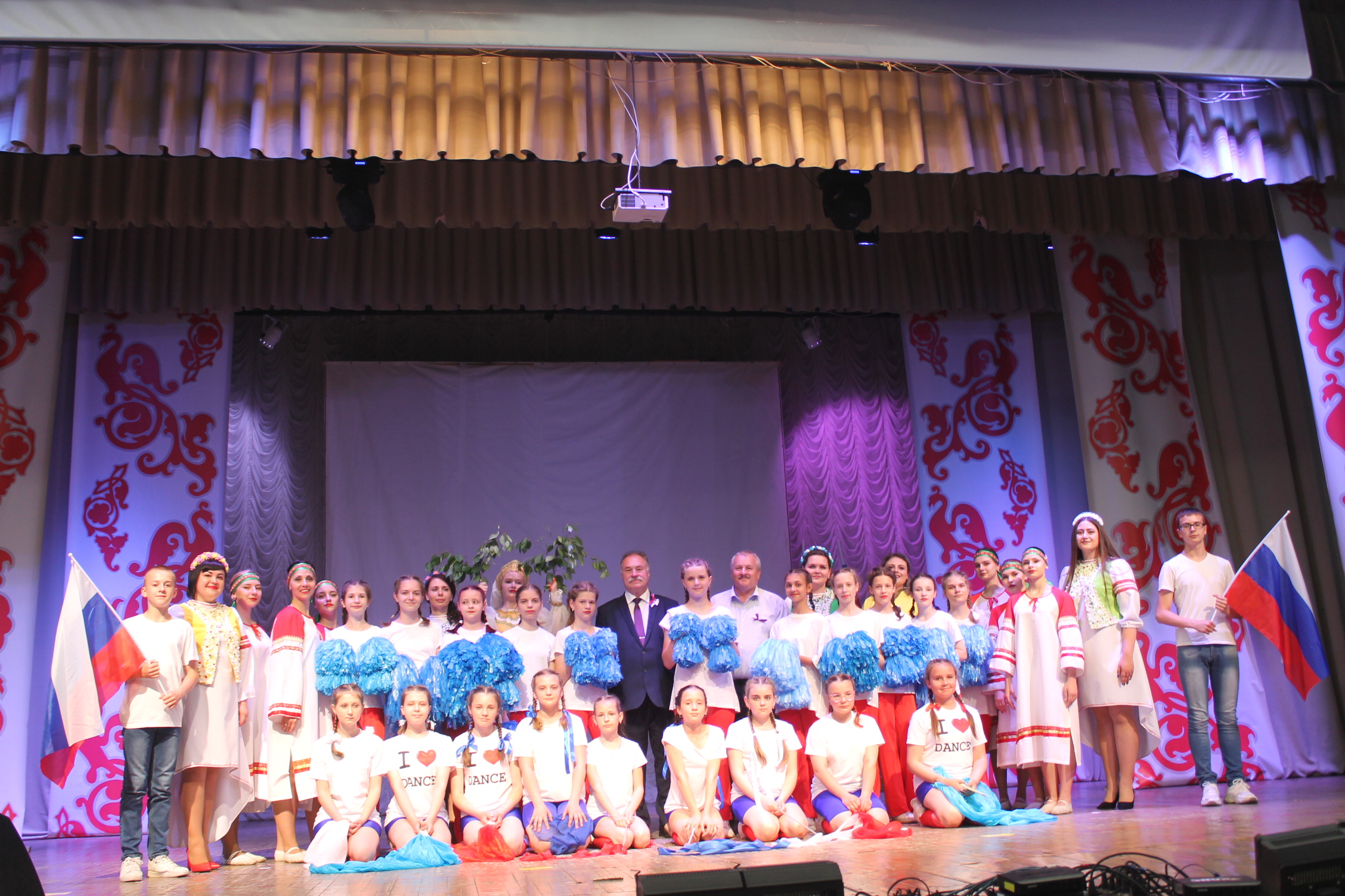 В Карачеве 12 июня прошел концерт «Россия в моем сердце»