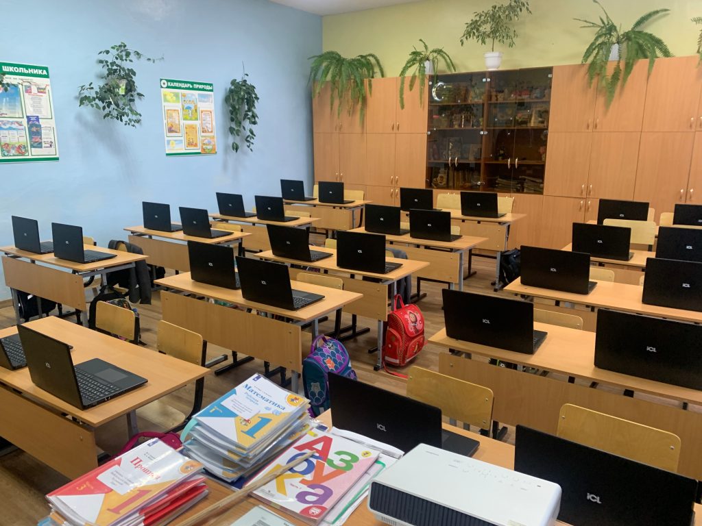 В школах Брянщины внедряют цифровую образовательную среду