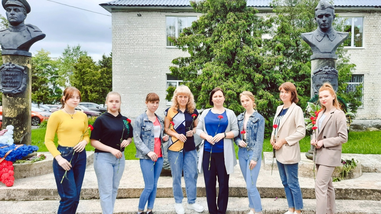 Карачевские студенты и преподаватели отдали дань памяти павшим в годы Великой Отечественной войны