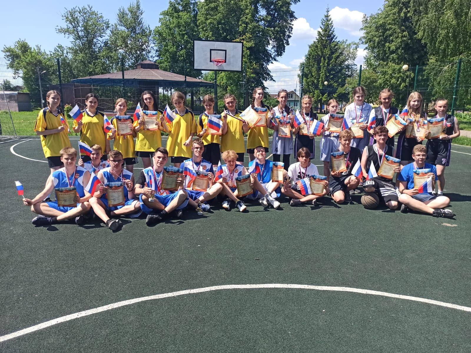 В Карачеве прошли спортивные мероприятия, посвященные Дню России