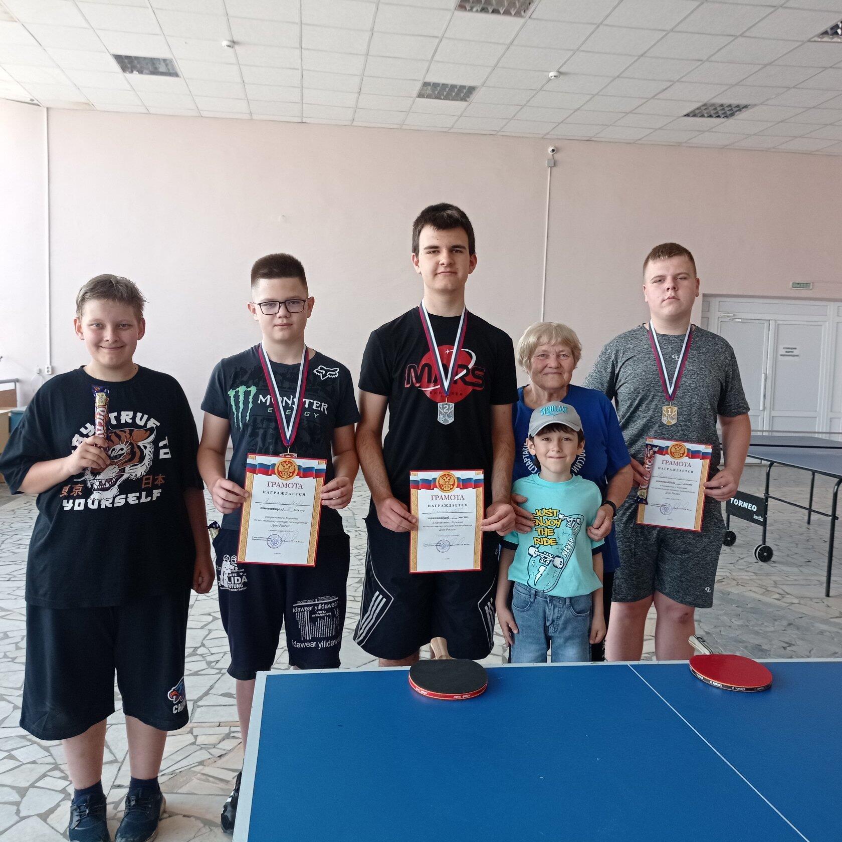 В Карачеве прошли соревнования по настольному теннису