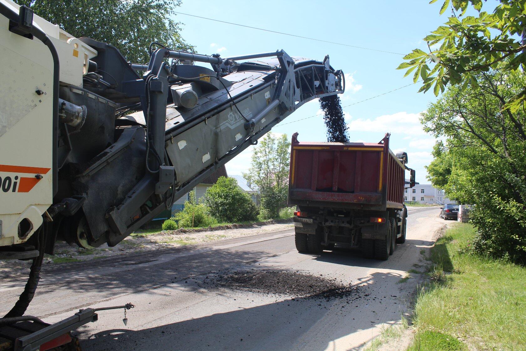 Ремонты дорог в Карачеве продолжаются