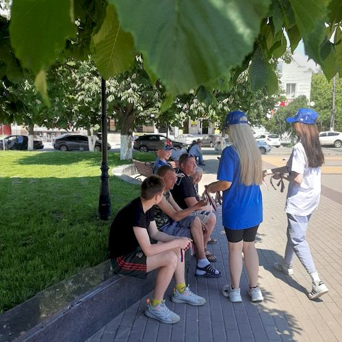 Патриотическую акцию ко Дню России провели в Карачеве