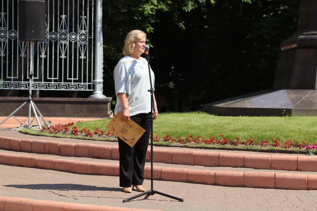 ЗАМГУБЕРНАТОРА БРЯНЩИНЫ ТАТЬЯНА КУЛЕШОВА НАПОМНИЛА НЕДРУГАМ СЛАВЯН СТРОЧКИ ФЕДОРА ТЮТЧЕВА