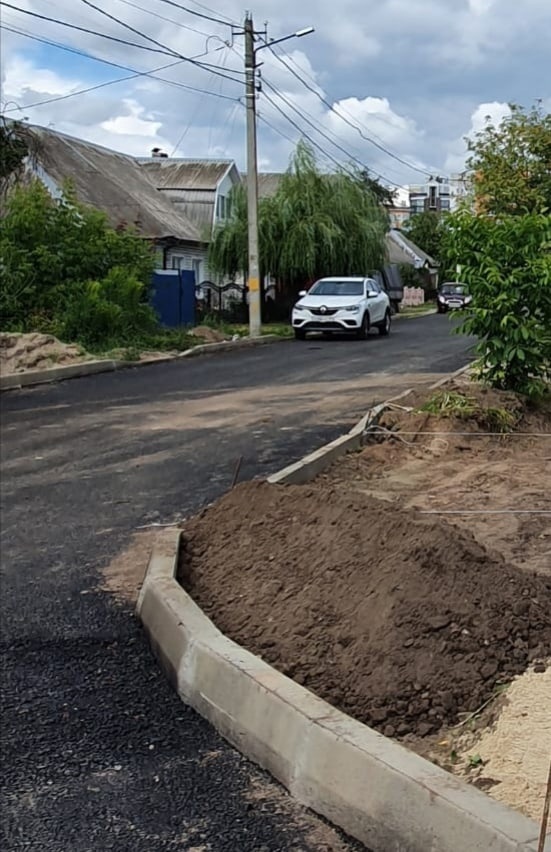 Тротуары по ул. 9 Января в Брянске капитально ремонтируют