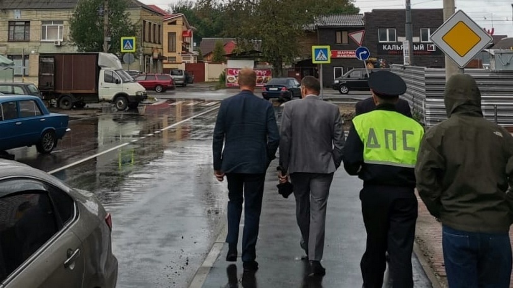 В Брянске  ремонт дороги по переулку Гончарова комиссия оценила