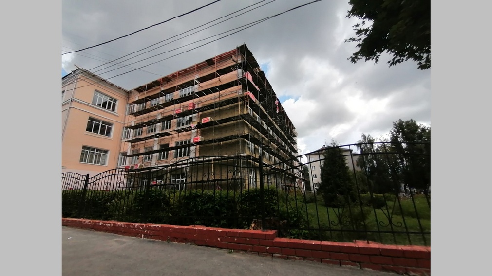 Продолжается капитальный ремонт брянской школы № 2