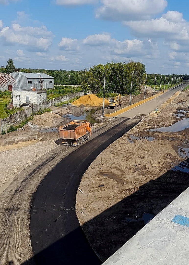 В Брянске асфальтируют дорогу, ведущую к новому Славянскому мосту