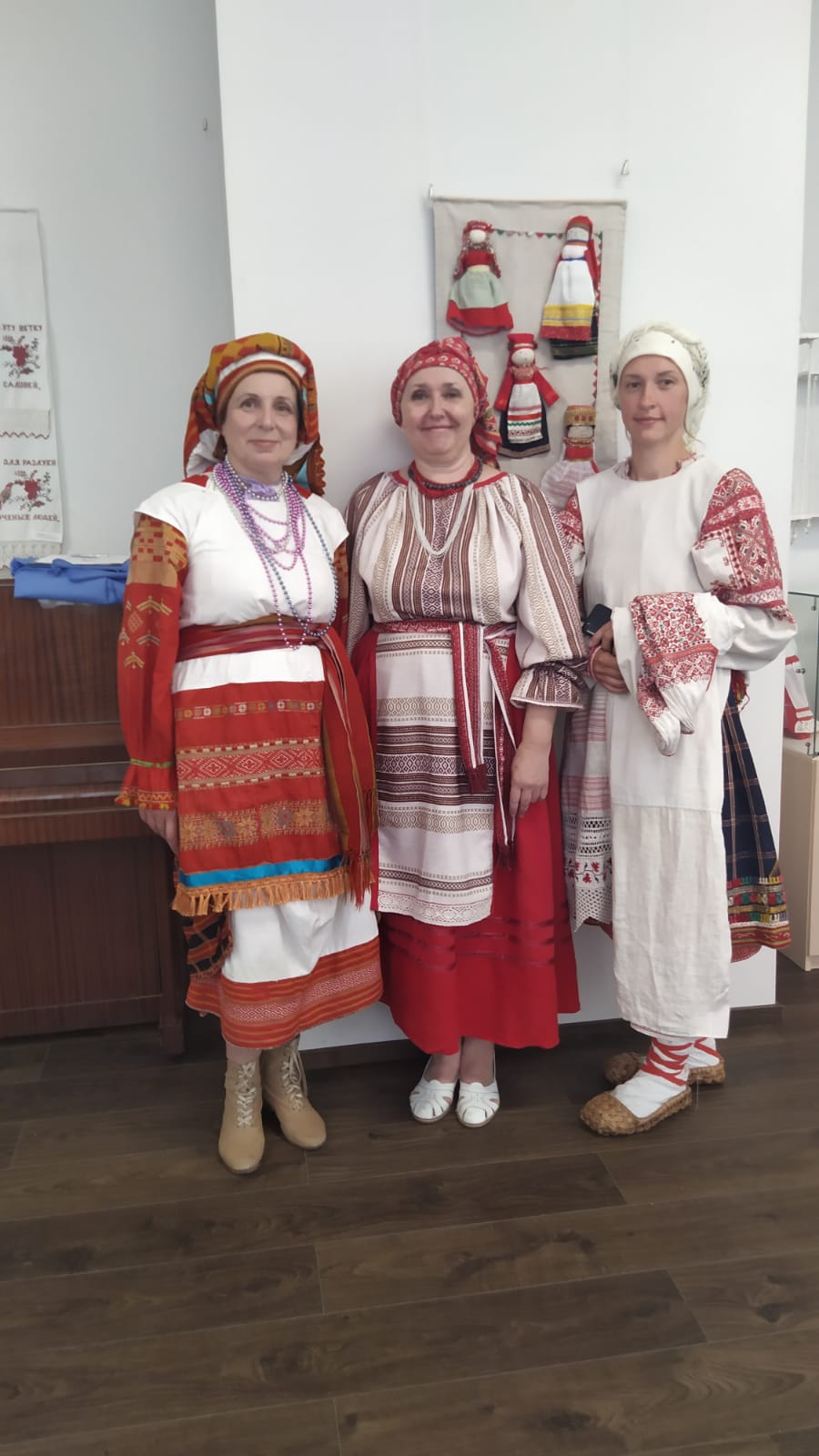 Карачевская мастерица вышила свой район по старинным народным орнаментам