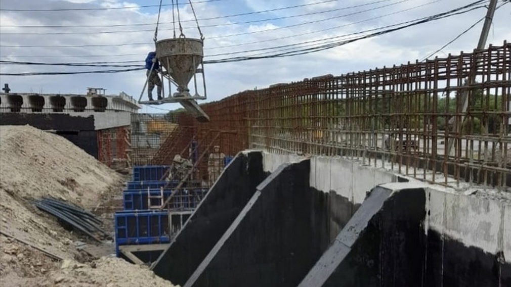 В Брянске ливни не помешали строительству Славянского моста через Десну