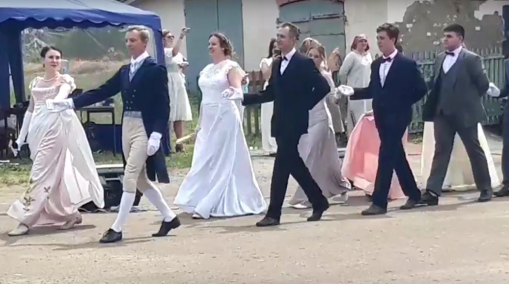 В Клинцовском районе Брянщины Великотопальский бал проходит