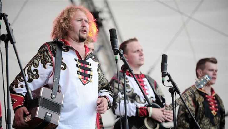 Новой песней «Я с тобой»Брянские «Бабкины внуки»  поклонников порадовали