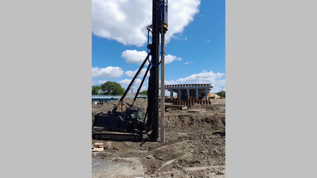  8-ю опору моста возводят на брянской набережной