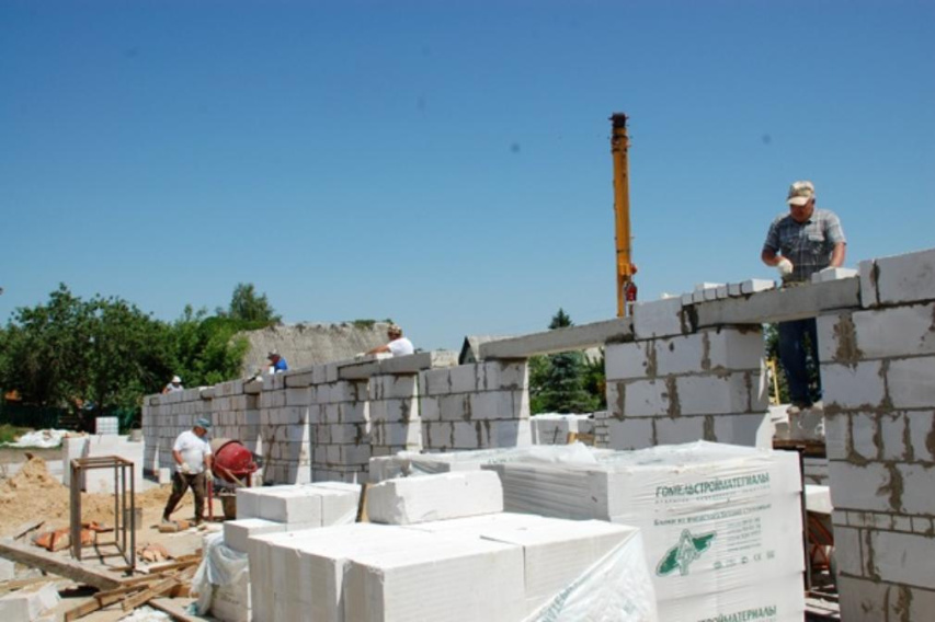 В брянском Сураже строят новую школу искусств