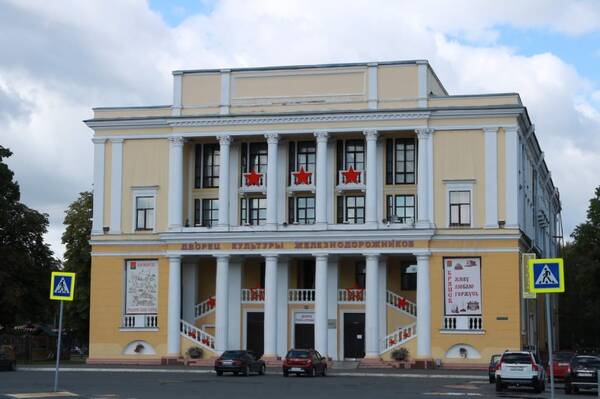 В Брянске выделят 10 млн рублейна ремонт крыши ДК Железнодорожников