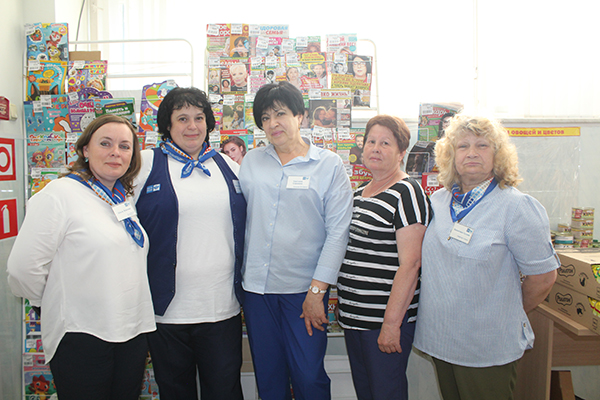 По примеру своих родных