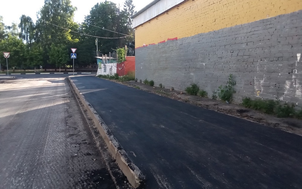 Новый тротуар появился на улице Октябрьской в городе Брянске