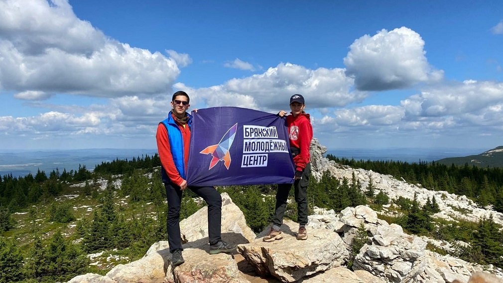 Брянский волонтёр рассказал о строительстве «босоногой тропы» в национальном парке «Зюраткуль»