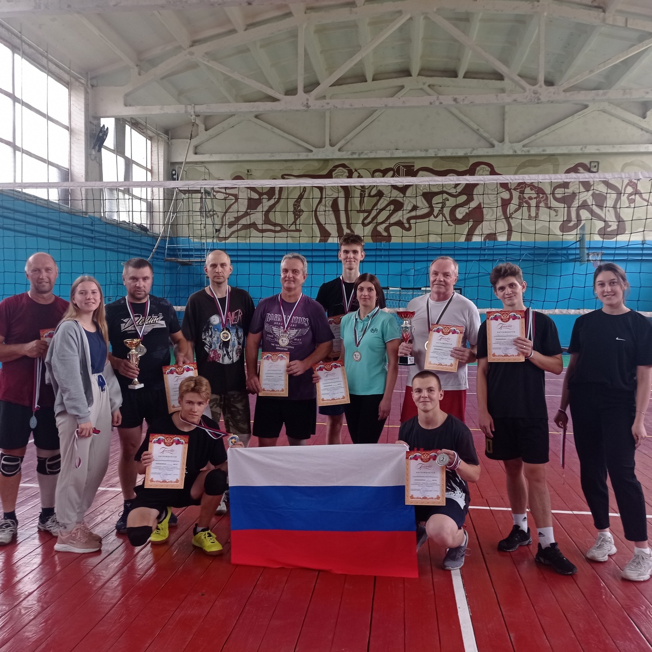 В Карачеве прошла товарищеская встреча по волейболу