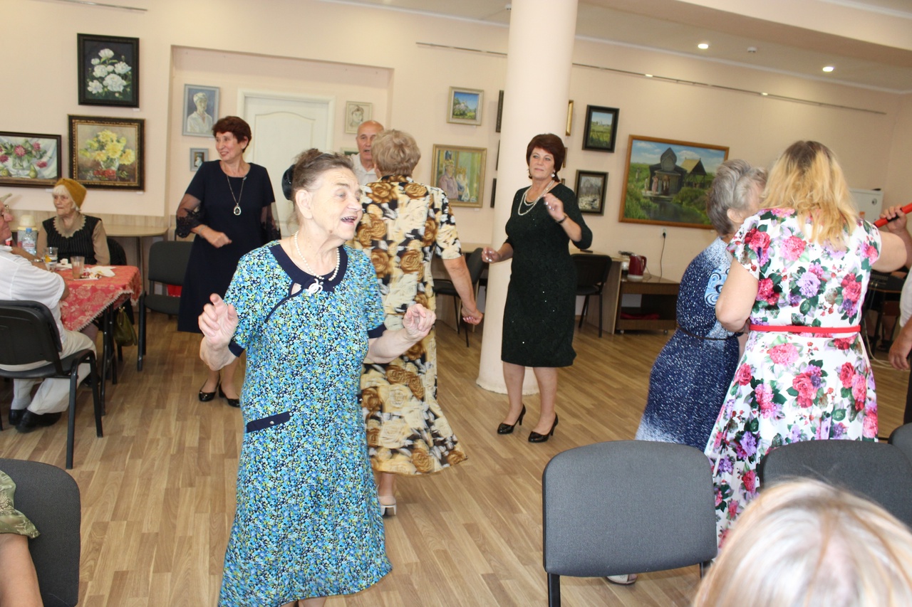 В Карачеве прошла встреча ветеранов клуба «Вдохновение»