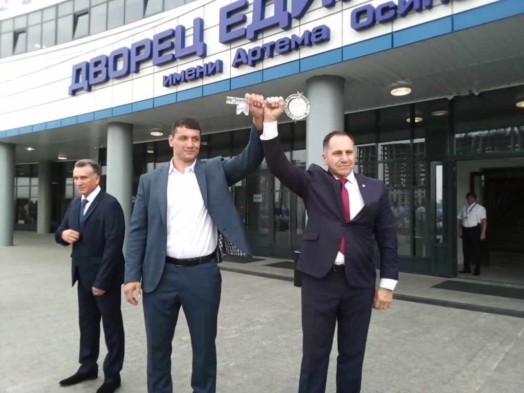 В эфире «Брянской Губернии» смотрите телеверсию открытия Дворца единоборств в Брянске