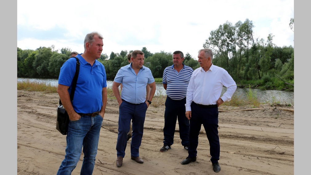 Под Брянском продолжается расчистка русла Десны