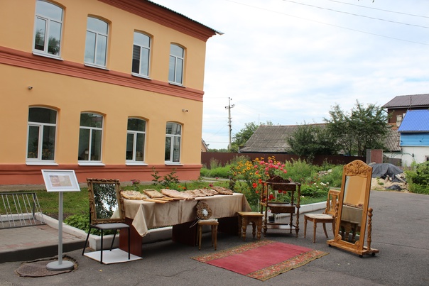В Карачеве состоялась выставка деревянных изделий С.Н.Шагина