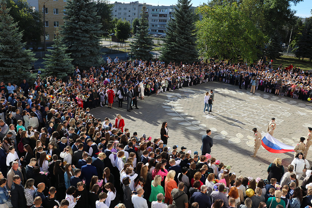 В Брянске в этом году сели за парты рекордные 55,7 тысяч школьников