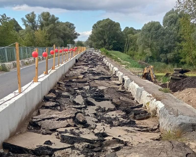 Продолжается капремонт моста через реку Вабля в погарском селе Посудичи