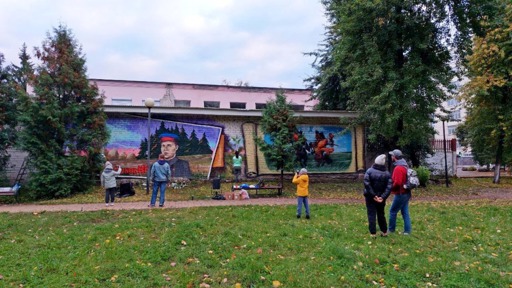 В Брянске появились яркие арт-объекты участников фестиваля «Сила в правде»