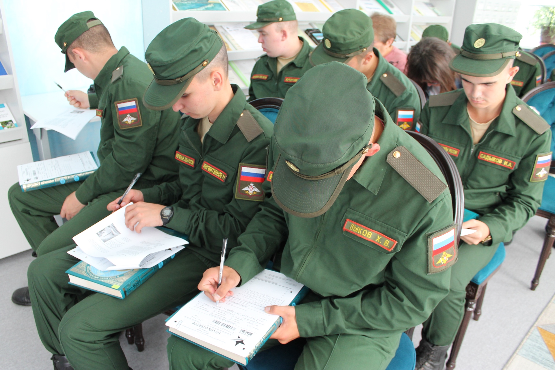 В Карачевской библиотеке прошла акция «Диктант Победы»