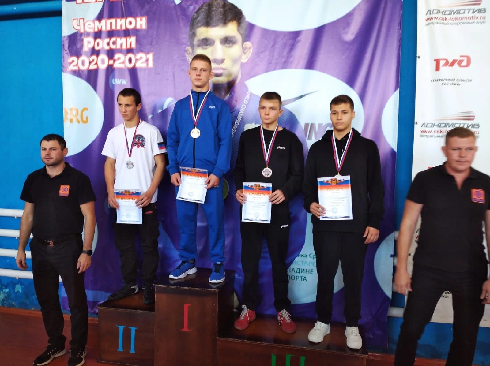 Карачевские юные борцы успешно выступают на соревнованиях