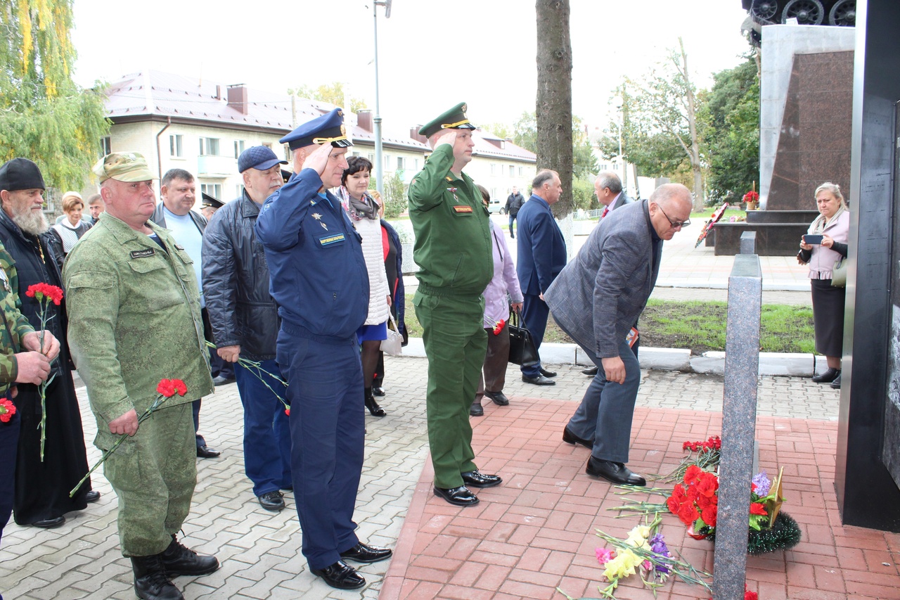 В Карачеве прошел торжественный митинг в честь освобождения Брянщины от немецко-фашистских захватчиков