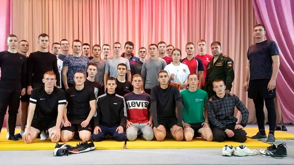 Артём Осипенко посетил военный центр при БГИТУ