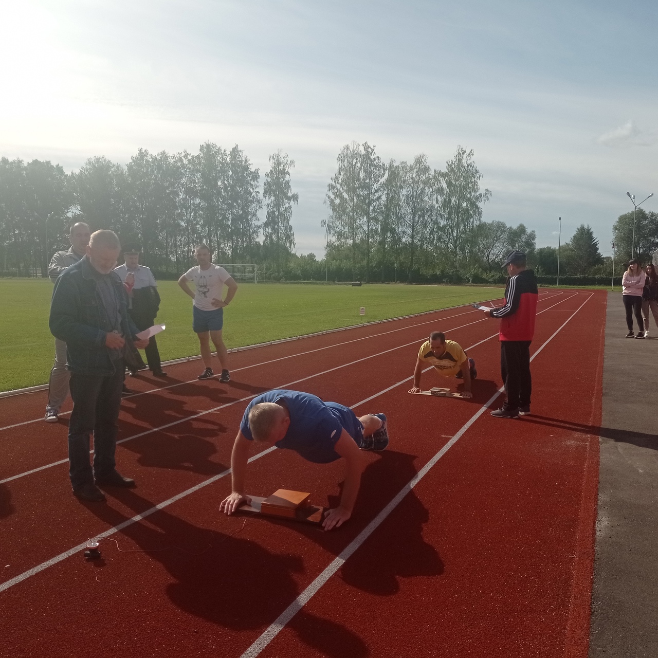 В Карачеве прошел первый Фестиваль «Готов к труду и обороне» для служащих силовых структур