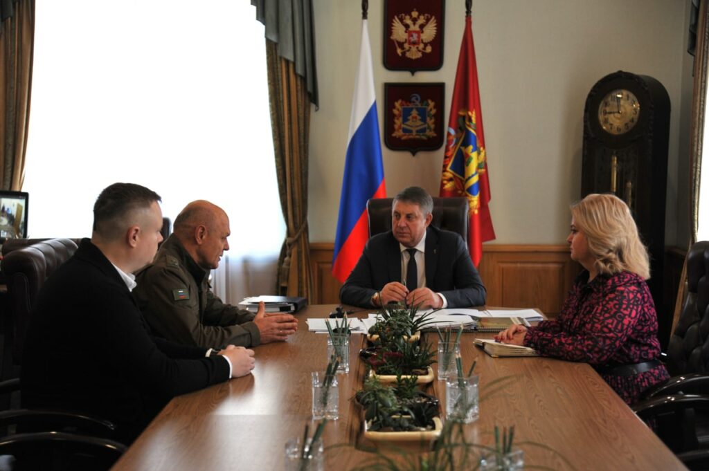 Брянский губернатор встретился с первым замначальника главного штаба «Юнармии»