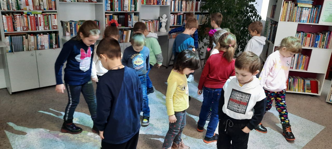 Воспитанники карачевского детского сада №10 «Мишутка» побывали в гостях у библиотеки