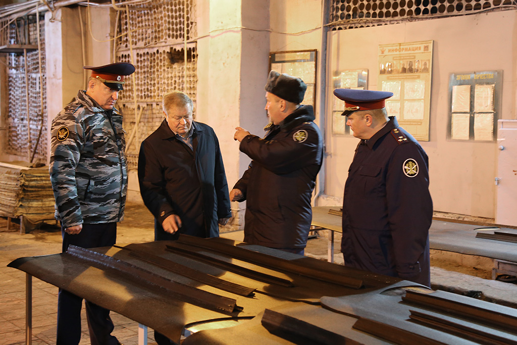 Заместитель губернатора Брянской области Николай Лучкин познакомился с производственным потенциалом уголовно-исполнительной системы региона