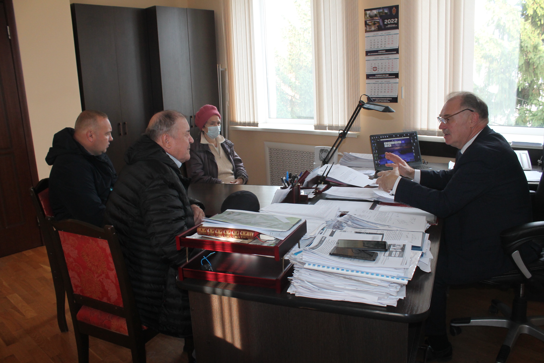 Глава администрации Карачевского района Л.В.Филин провел личный прием граждан