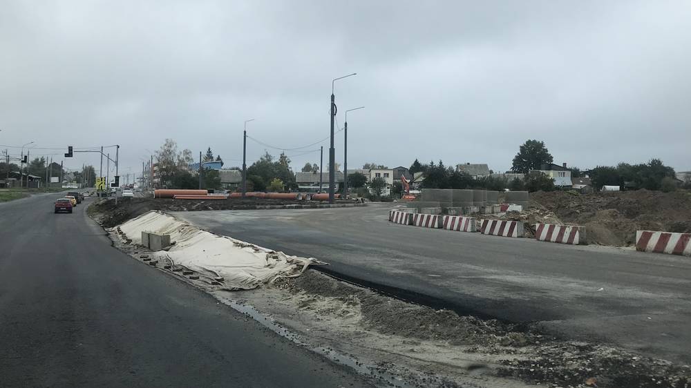 В Брянске возле «Аэропарка»уложили новый асфальт на большей части Объездной улицы