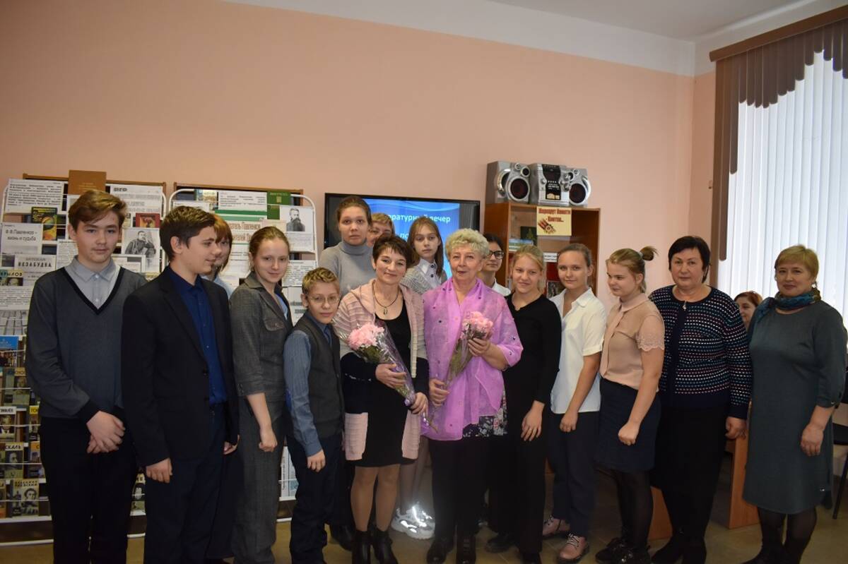 Клетнянские старшеклассники побывали на вечере-портрете