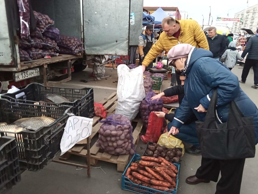 Работают предпоследние в этом году ярмарки выходного дня